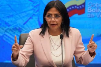 Βενεζουέλα: Το Ανώτατο Δικαστήριο όρισε προσωρινή πρόεδρο την Ντέλσι Ροντρίγκεζ - "Δεν θα γίνουμε ποτέ αποικία κανενός έθνους"