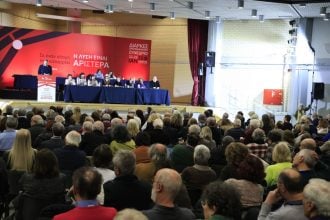 Λευκός καπνός στη ΝΕΑΡ: Απεφεύχθη «στο παρά ένα» η ρήξη ανάμεσα σε Χαρίτση - Σακελλαρίδη