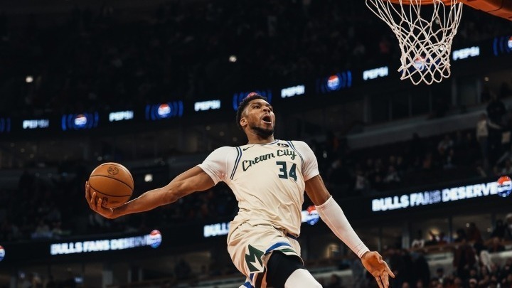 Αντετοκούνμπο: «Πρέπει να πιστέψουμε ότι είμαστε καλή ομάδα»