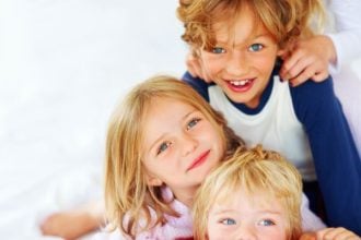 Αδέλφια: Μετατρέπουμε τον ανταγωνισμό σε συνεργασία