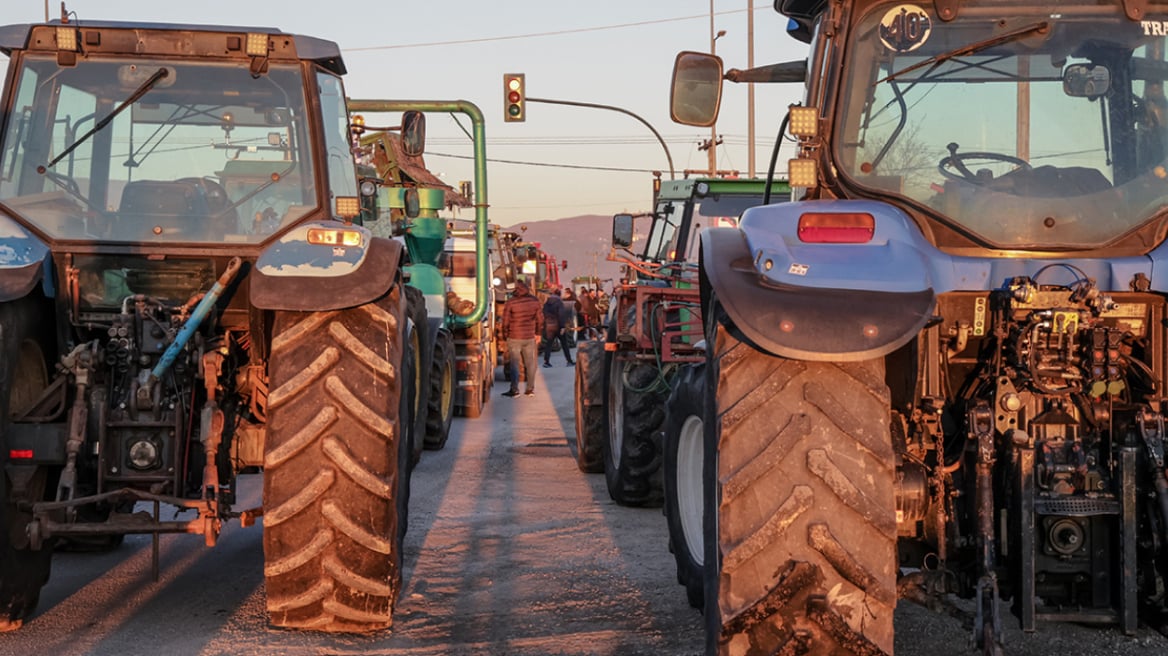  Αγρότες: Αποφάσισαν κλιμάκωση των κινητοποιήσεων με αποκλεισμούς εθνικών οδών, παραδρόμων και τελωνείων