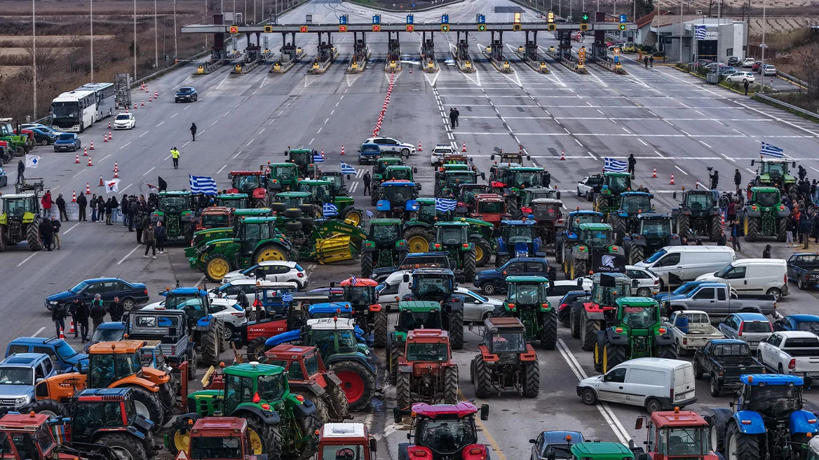 Τίναξαν στον αέρα τη συνάντηση με Μητσοτάκη οι αγρότες της Θεσσαλίας και της Κρήτης - Είπαν "όχι" και ετοιμάζονται να παραλύσουν τη χώρα, κανονικά το ραντεβού του Πρωθυπουργού με τα άλλα μπλόκα