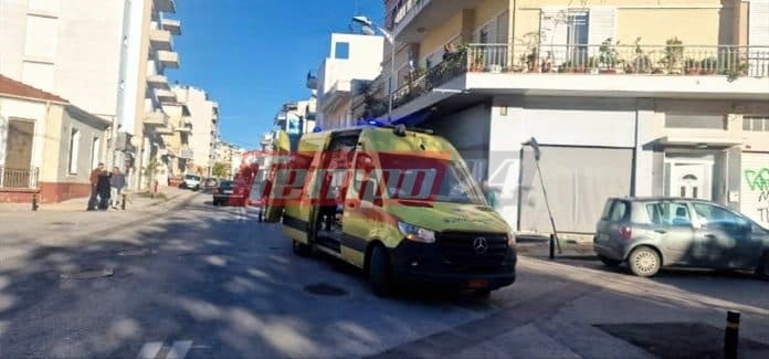 Πάτρα: ΙΧ παρέσυρε δίκυκλο στη Βορείου Ηπείρου - Εκσφενδονίστηκε το μηχανάκι, δύο τραυματίες (ΦΩΤΟ)