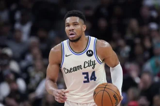 Γιάννης Αντετοκούνμπο: «Έπαιξε το τελευταίο του παιχνίδι με τους Μπακς, έφτασε κοντά στο να απολύσει τον ατζέντη του», αναφέρουν οι Αμερικανοί