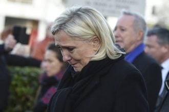 Από μια κλωστή κρέμεται το πολιτικό μέλλον της Λεπέν – Την Τρίτη εκδικάζεται η έφεσή της για τις εκλογές του 2027