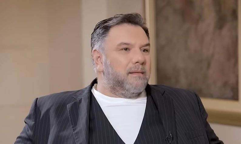 Πένθος για τον Γρηγόρη Αρναούτογλου: Πέθανε η μητέρα του - «Εύχομαι σαν γιος να σου έδωσα λίγη χαρά»