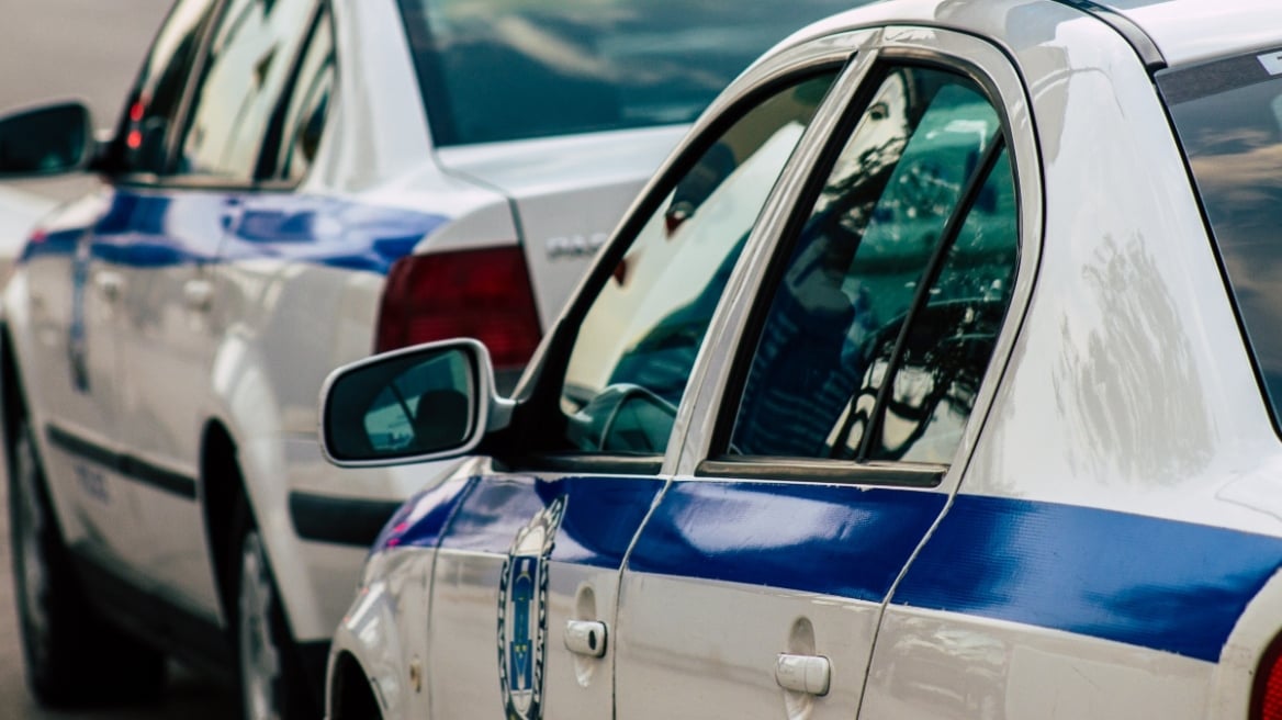 Η Αστυνομία "χτύπησε" συμμορία ληστών στην Πάτρα - Οι δράστες απειλούσαν με μαχαίρια και άρπαξαν χιλιάδες ευρώ