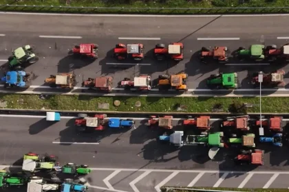 Δημογλίδου: Δικογραφία κατά αγροτών στη Νεμέα που έκλεισαν ξαφνικά την εθνική οδό