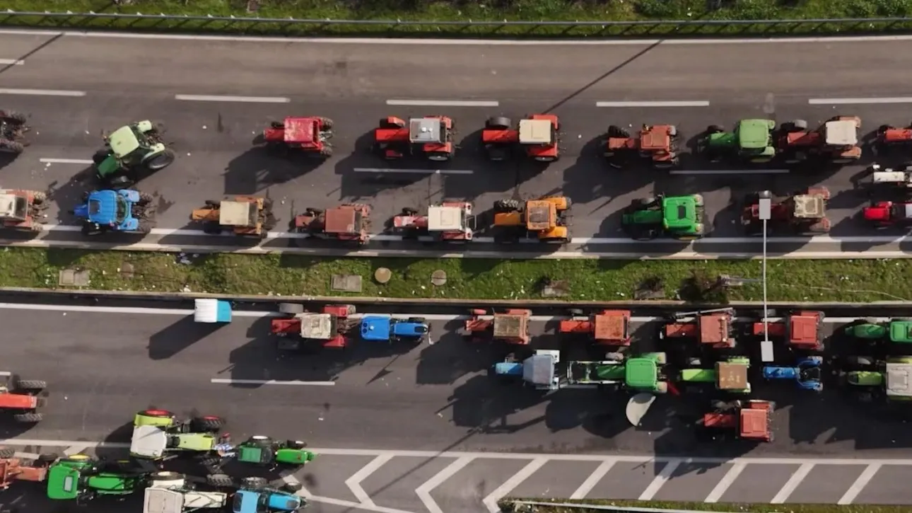 Δημογλίδου: Δικογραφία κατά αγροτών στη Νεμέα που έκλεισαν ξαφνικά την εθνική οδό