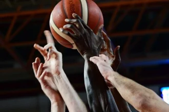 Θρήνος στο ελληνικό μπάσκετ: Πέθανε 33χρονος αθλητής κατά τη διάρκεια αγώνα ερασιτεχνικού πρωταθλήματος