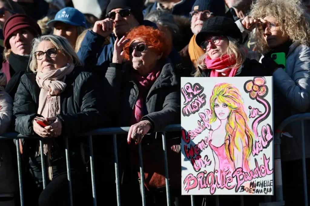 Μπριζίτ Μπαρντό: Το τελευταίο αντίο στο είδωλο του γαλλικού κινηματογράφου 