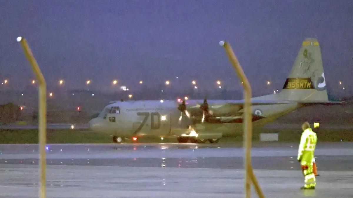 Προσγειώθηκε στη Θεσσαλονίκη το C-130 με τις σορούς, ράγισαν καρδιές στο τρισάγιο στην Τιμισοάρα