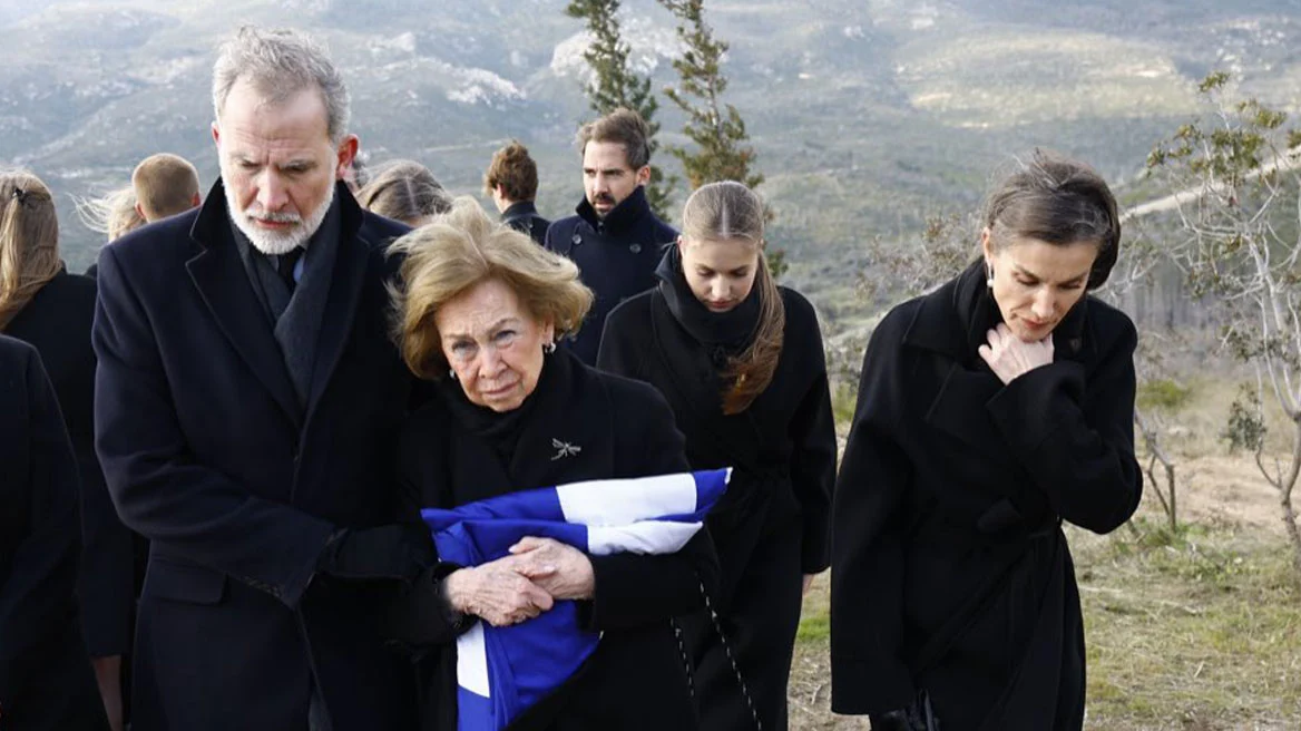 Σε στενό οικογενειακό κύκλο η ταφή της πριγκίπισσας Ειρήνης στο Τατόι: Συντετριμμένη η βασίλισσα Σοφία