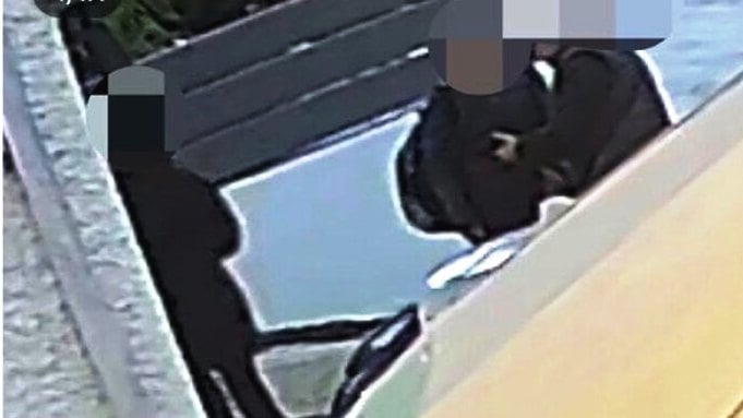 Φωτογραφία ντοκουμέντο πριν την εξαφάνιση της 16χρονης Λόρας στην Πάτρα - Η συνάντηση με άγνωστο ηλικιωμένο