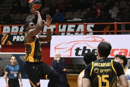 Η ΑΕΚ νίκησε τον Προμηθέα στην Πάτρα με 94-86