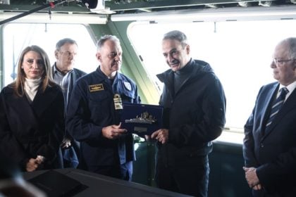 ΣΥΡΙΖΑ: Ο Φάμελλος καρατόμησε τη Νίνα Κασιμάτη από το Συμβούλιο της Ευρώπης μετά την υποδοχή της φρεγάτας «Κίμων»