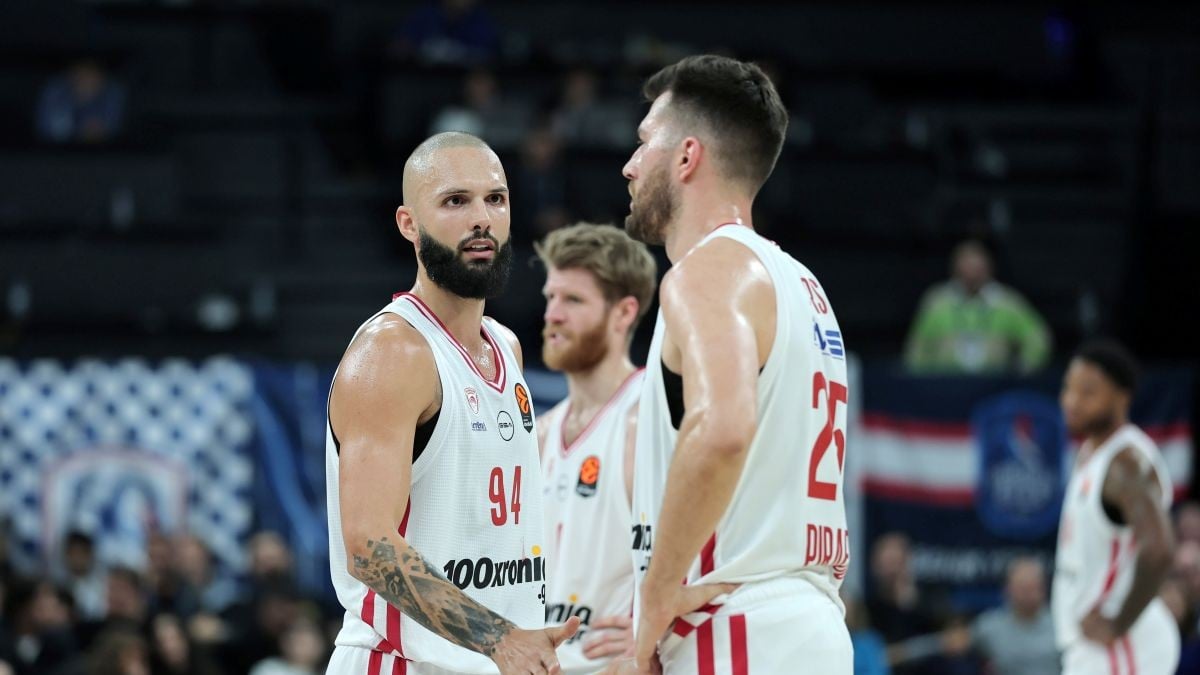 Άντεξε στην Πόλη και συνέχισε την αναρρίχηση με σούπερ άμυνα ο Ολυμπιακός!