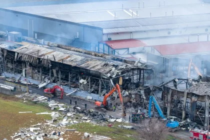 Τριήμερο πένθος στα Τρίκαλα για τις πέντε νεκρές εργαζόμενες στο εργοστάσιο της Βιολάντα