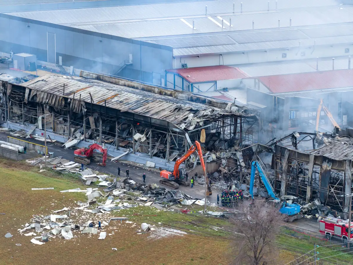 Τριήμερο πένθος στα Τρίκαλα για τις πέντε νεκρές εργαζόμενες στο εργοστάσιο της Βιολάντα