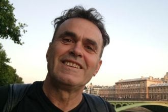 Μια Ιδιωτική Ζωή - Μυστήριο σε κρίση ταυτότητας