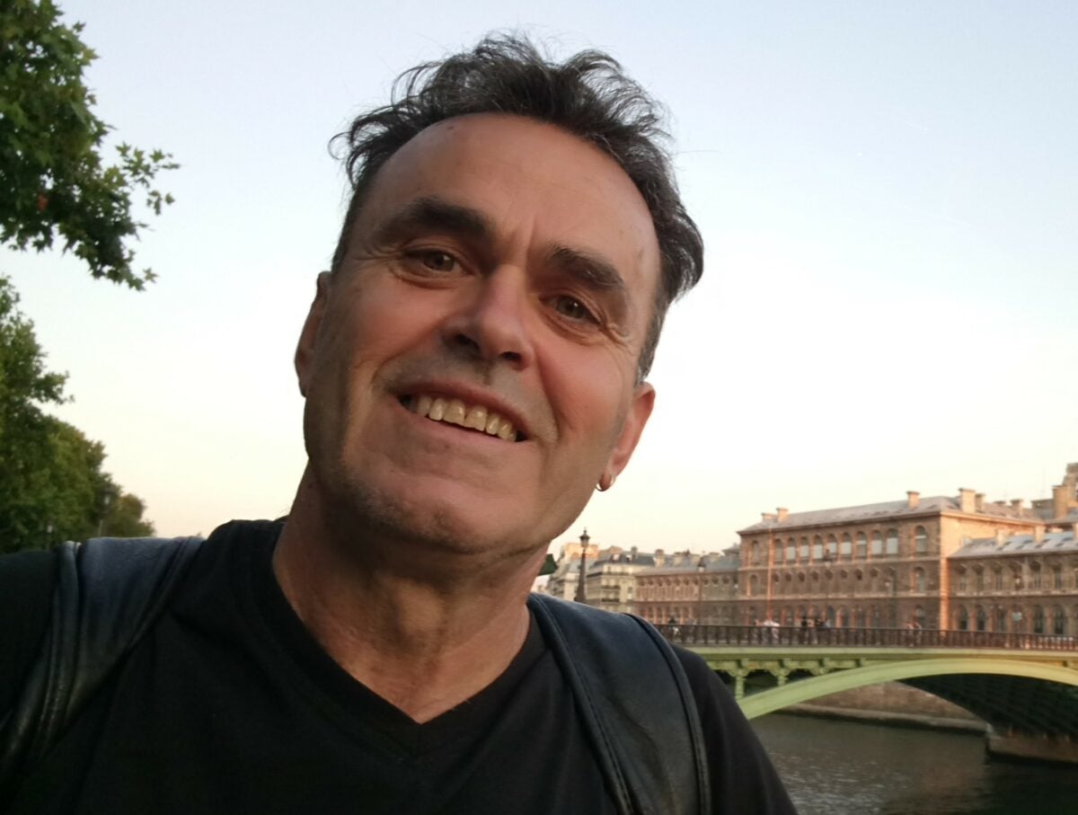 Μια Ιδιωτική Ζωή - Μυστήριο σε κρίση ταυτότητας