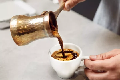 Γιατί ο ελληνικός είναι ο καλύτερος καφές να ξεκινήσουμε τη μέρα