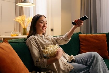 Γινόμαστε όλο και περισσότερο σπιτόγατοι: Πώς αυτό επηρεάζει την υγεία μας;