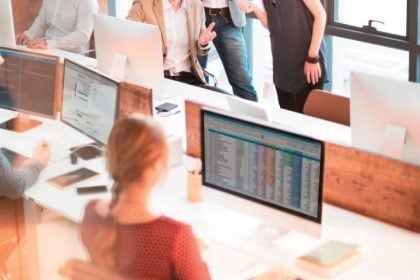 Αυξημένοι από σήμερα οι μισθοί με τη νέα φορολογική κλίμακα – Ποιοι κερδίζουν και πόσα