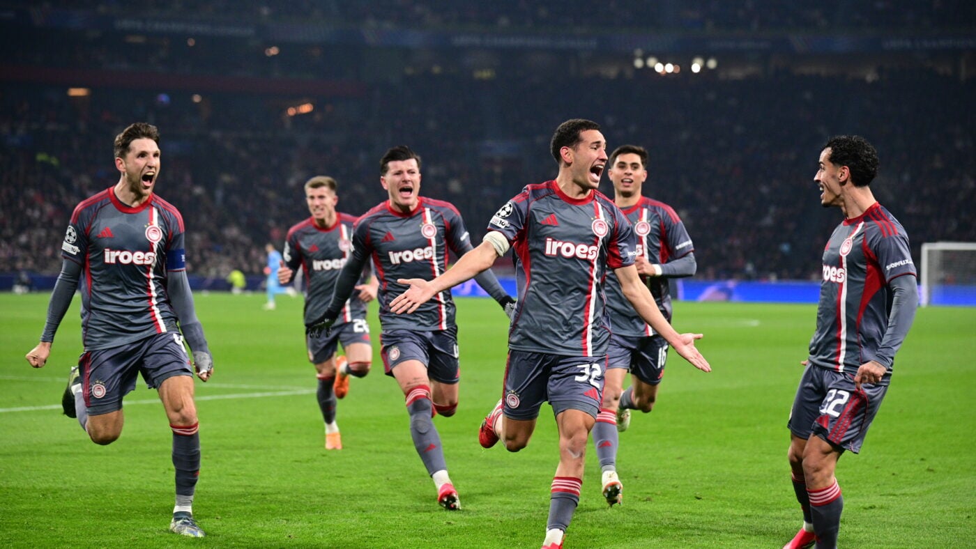 Θριαμβευτής Ολυμπιακός στο Άμστερνταμ! Νίκησε 2-1 τον Άγιαξ και πήρε πανηγυρική πρόκριση στα playoffs του Champions League!