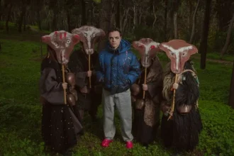 Εθνικό Θέατρο: Ταξιδεύει σε περιφέρεια και νησιά με την παράσταση «Σταθμός Ω»