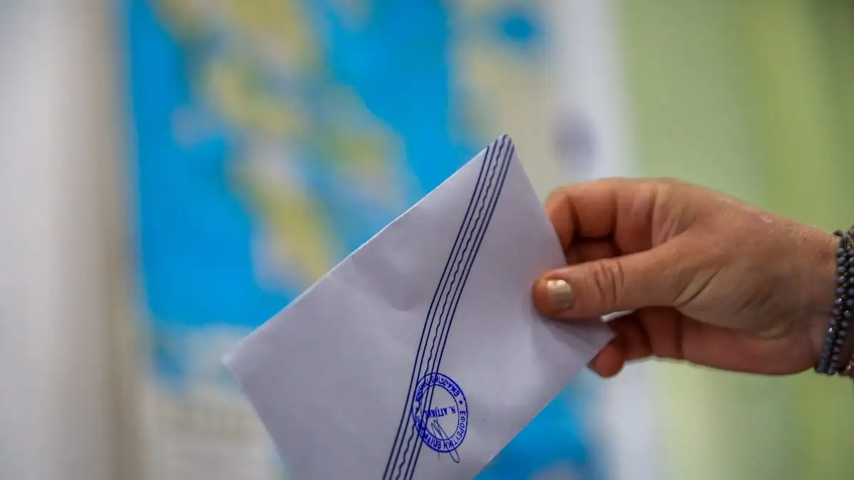 Δημοσκόπηση Real Polls: Άνετη πρωτιά για τη ΝΔ, δεύτερη η Πλεύση Ελευθερίας - Η απήχηση Τσίπρα-Καρυστιανού