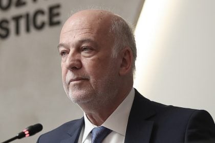 Η απάντηση Φλωρίδη στις καταγγελίες για φωτογραφική τροπολογία υπέρ της Όλγας Κεφαλογιάννη