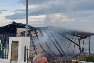 Τραγωδία στη Ραφήνα: Ηλικιωμένος βρέθηκε νεκρός μετά από φωτιά στο σπίτι του