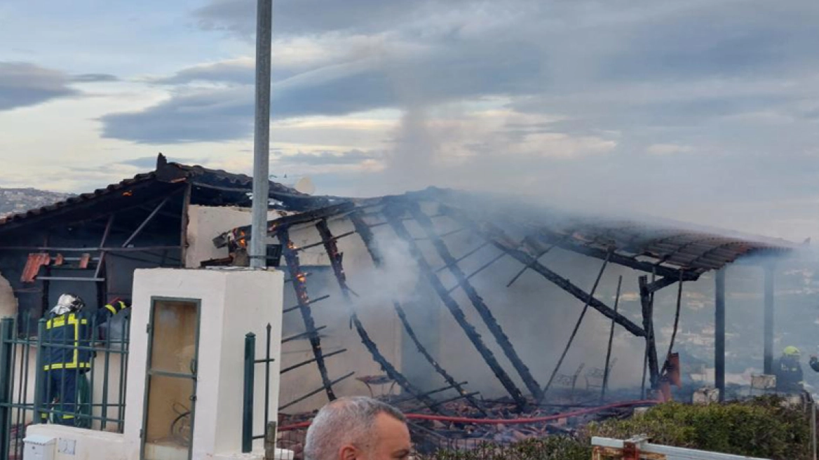 Τραγωδία στη Ραφήνα: Ηλικιωμένος βρέθηκε νεκρός μετά από φωτιά στο σπίτι του