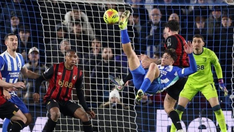 Αγγλία: Ο Κώστούλας σκόραρε με μυθικό ψαλιδάκι… α λα Ελ Κααμπί!