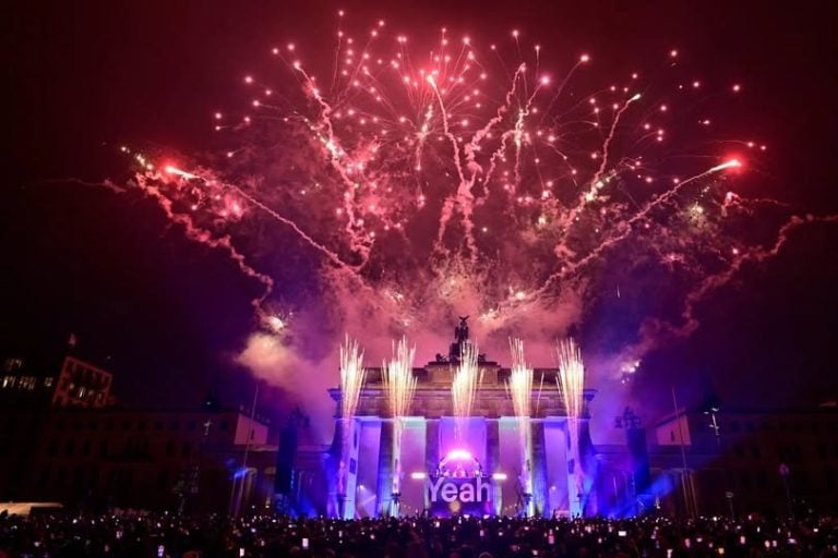 Γερμανία: Δύο θάνατοι και δεκάδες ακρωτηριασμοί από ρίψη πυροτεχνημάτων