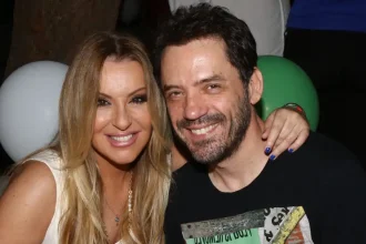 Ναταλία Γερμανού: Η on air έκπληξη στον Θάνο Καλλίρη - «Σε τσάκωσα αδιάβαστο» του είπε η παρουσιάστρια