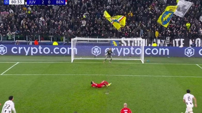 Γλίστρησε και αστόχησε σε πέναλτι ο Παυλίδης κόντρα στη Γιουβέντους