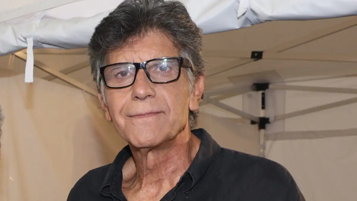 Γιάννης Μπέζος: Δεν με ενδιαφέρει να μπω στο Netflix, έχω δει απίστευτες ανοησίες εκεί μέσα