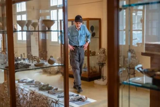 Πέθανε ο διακεκριμένος εικαστικός Γιάννης Μπουτέας - Ποιο έργο του βλέπουμε καθημερινά στη στάση Κεραμεικός του Μετρό