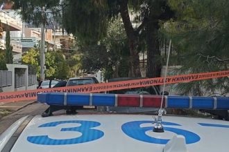 Έγκλημα στη Γλυφάδα: Στον εισαγγελέα οδηγείται σήμερα ο 46χρονος πατροκτόνος