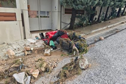 Εικόνες βιβλικής καταστροφής από την κακοκαιρία στην Άνω Γλυφάδα - «Αυτό που έγινε δεν το έχουμε ξαναζήσει» λέει ο δήμαρχος