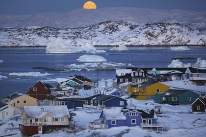 Η ομάδα Τραμπ σπεύδει για συμφωνίες στη Γροιλανδία μετά την επαναφορά της αμερικανικής διεκδίκησης