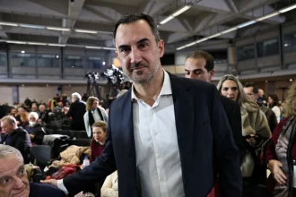 Χαρίτσης κατά Καρυστιανού: «Η αντιδραστική ατζέντα δεν γνωρίζει σύνορα», ανοιχτός σε διάλογο με τον Τσίπρα