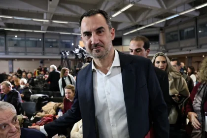 Χαρίτσης κατά Καρυστιανού: «Η αντιδραστική ατζέντα δεν γνωρίζει σύνορα», ανοιχτός σε διάλογο με τον Τσίπρα