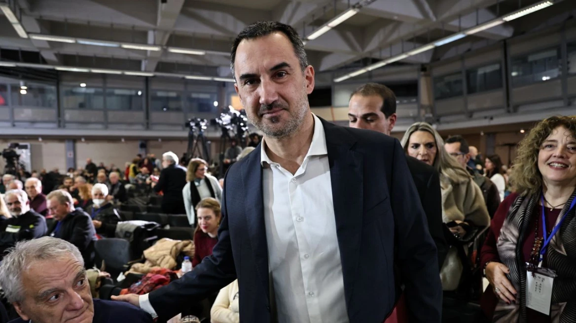 Χαρίτσης κατά Καρυστιανού: «Η αντιδραστική ατζέντα δεν γνωρίζει σύνορα», ανοιχτός σε διάλογο με τον Τσίπρα