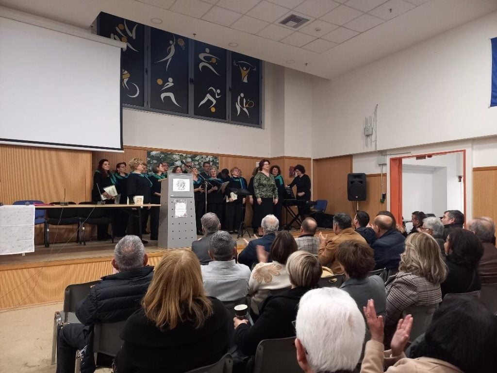 «Οι Γιαννιάδες» έκοψαν την πρωτοχρονιάτικη πίτα - ΦΩΤΟ