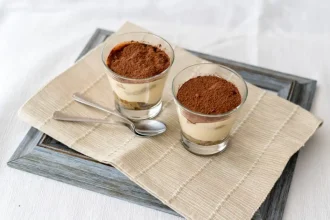 Το viral τιραμισού με γιαούρτι και μπισκότα