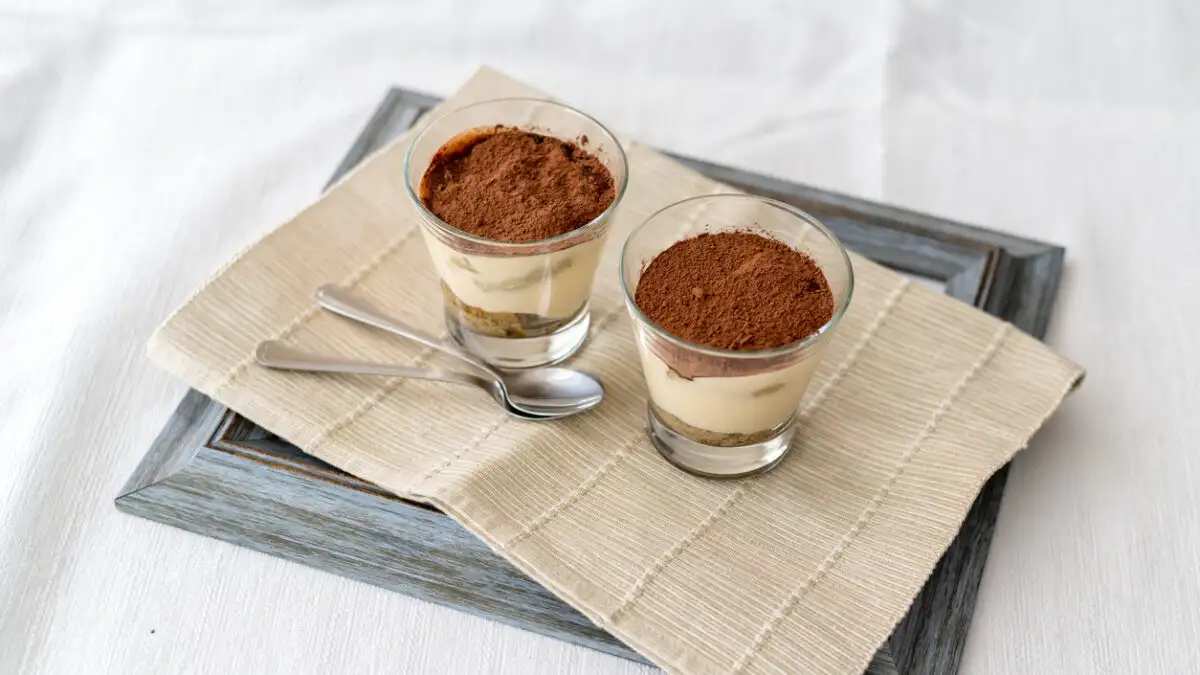 Το viral τιραμισού με γιαούρτι και μπισκότα