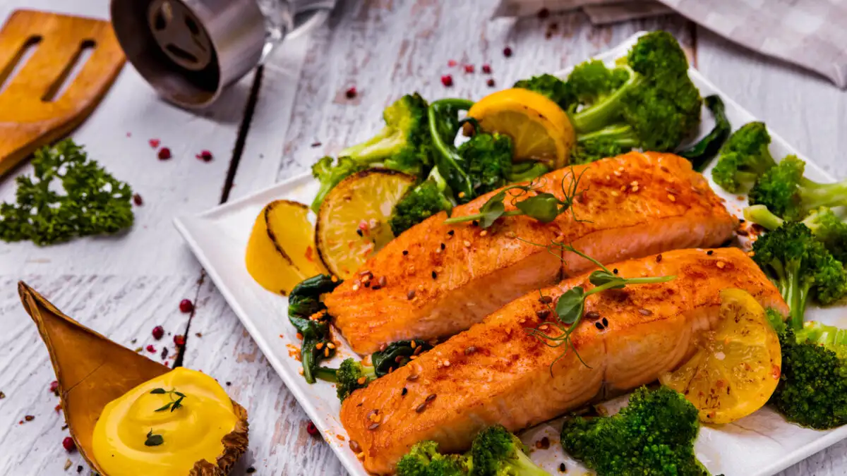 Πικάντικος σολομός ψητός στον φούρνο